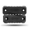 I pesi M-LOK esterni migliorano l'equilibrio del fucile, riducono il rinculo e si installano facilmente su qualsiasi chassis o calciatura compatibile M-LOK.